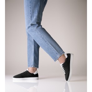 7015_suede_black_c