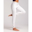 Temps Danse Alto dans en yoga pants