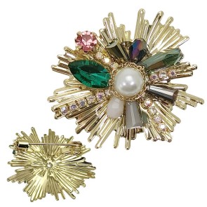 Alista Gouden Metalen Sneeuwkristal Broche met Kristallen en Strass Steentjes donker